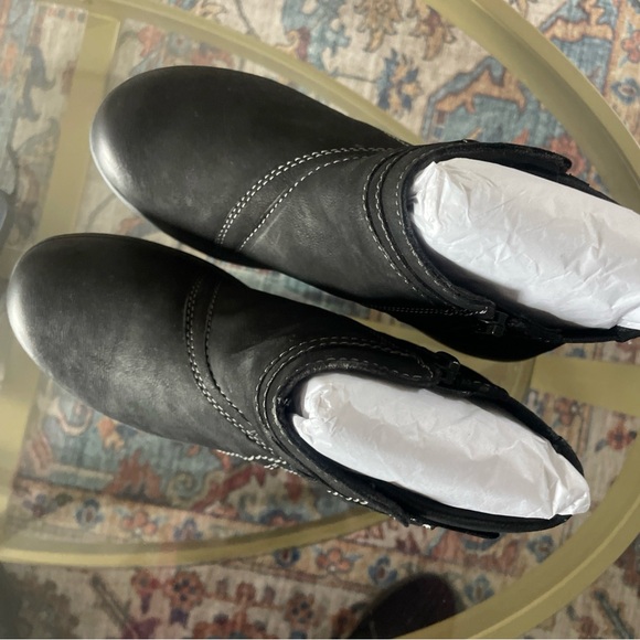 Clark’s Carleigh size 7 - Picture 8 of 8